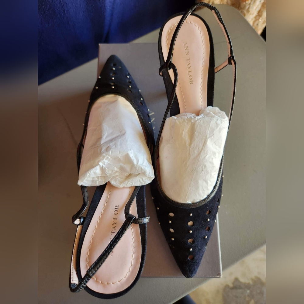 Black leather Ann Taylor pumps, scrappy, size 8.5